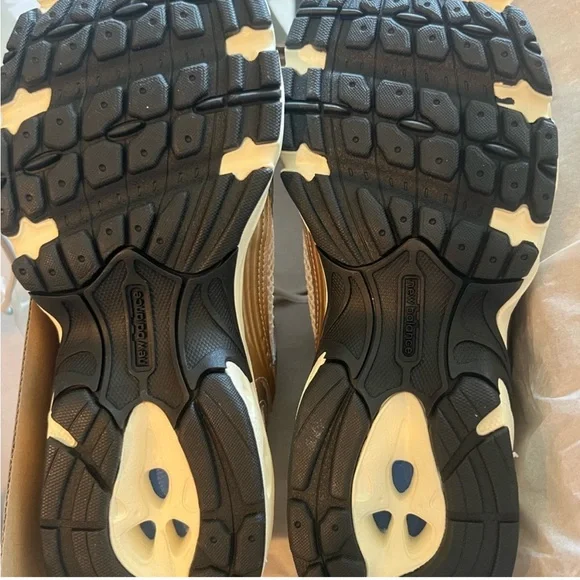 New Balance Athletic shoes- 530 in Turtle Dove-NEW - Picture 3 of 6